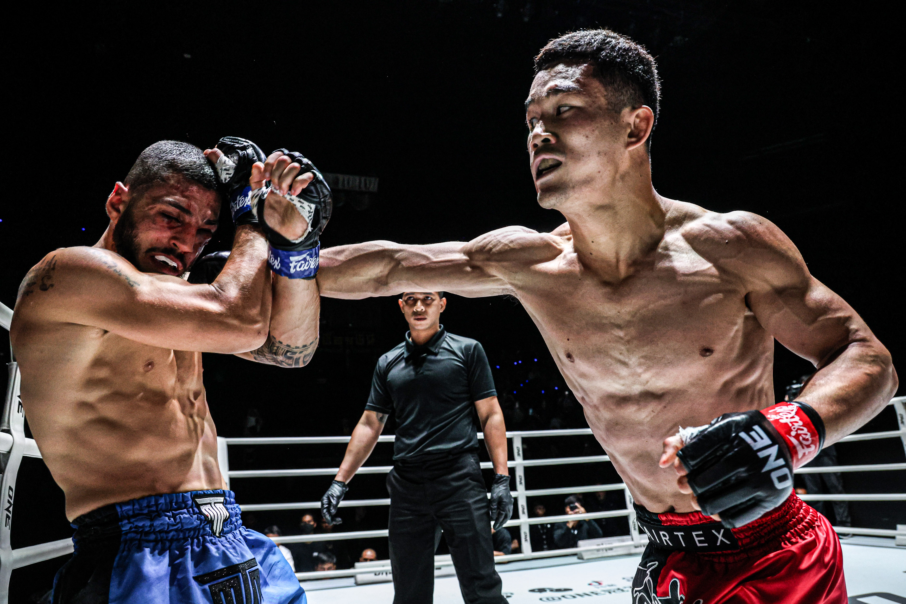 Kompet Fairtex Omar El Halabi ONE Friday Fights 75 16