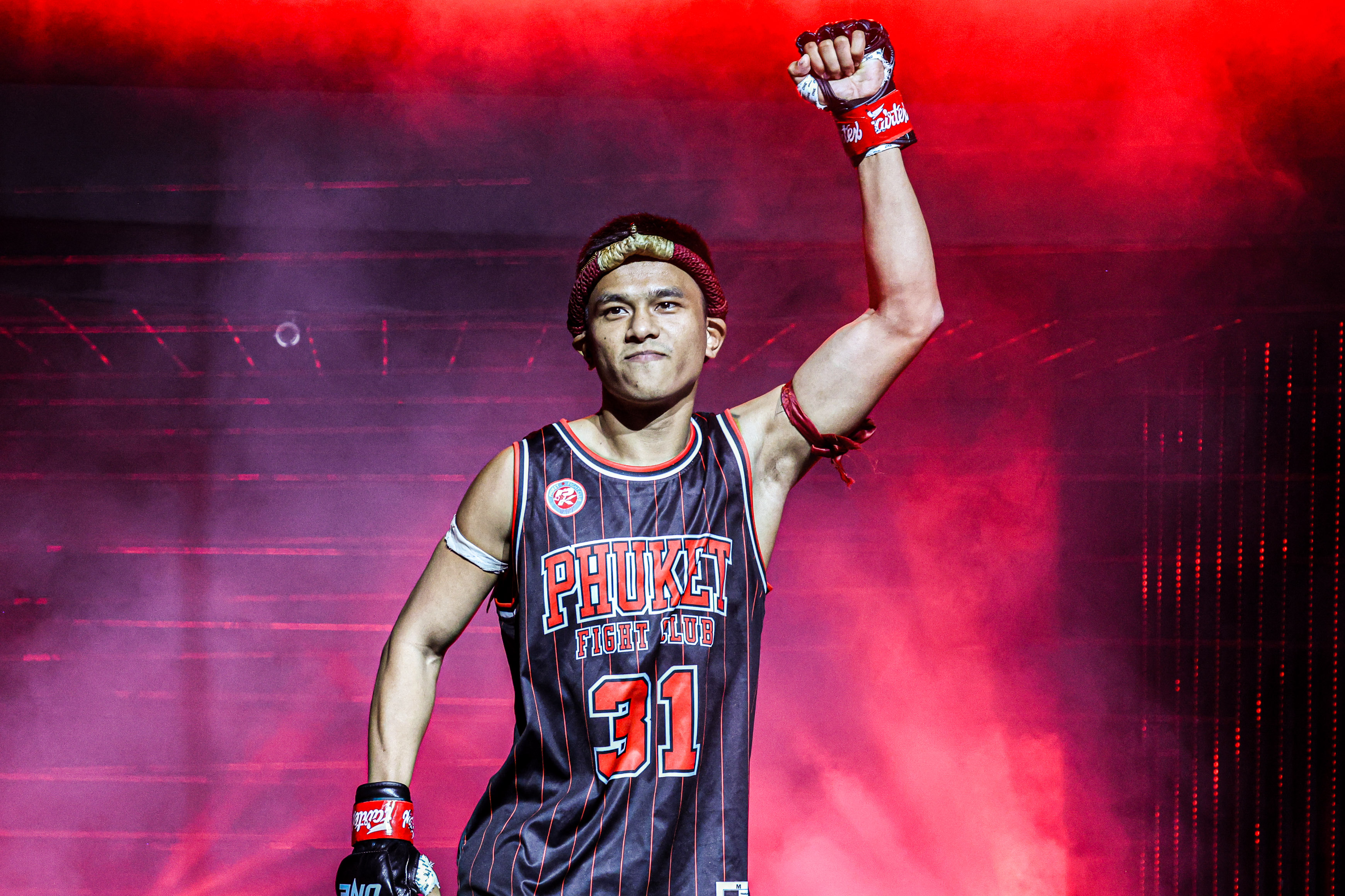 Panpayak Jitmuangnon Silviu Vitez ONE Friday Fights 83 22